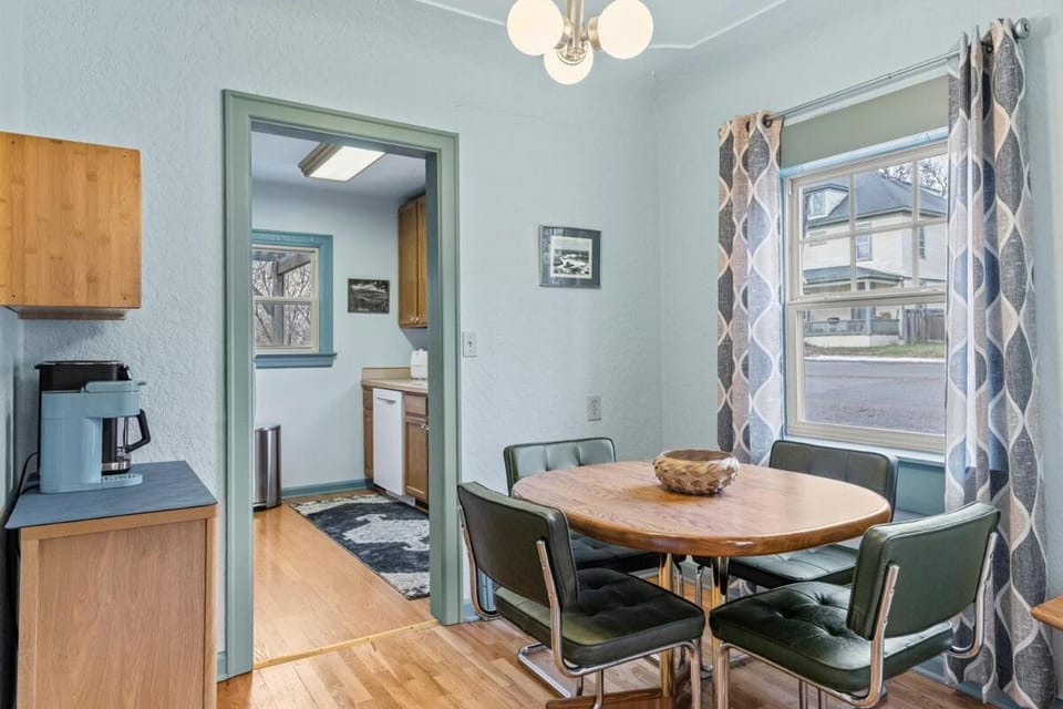 Vintage 3BR Near Airport & Downtown House in Billings