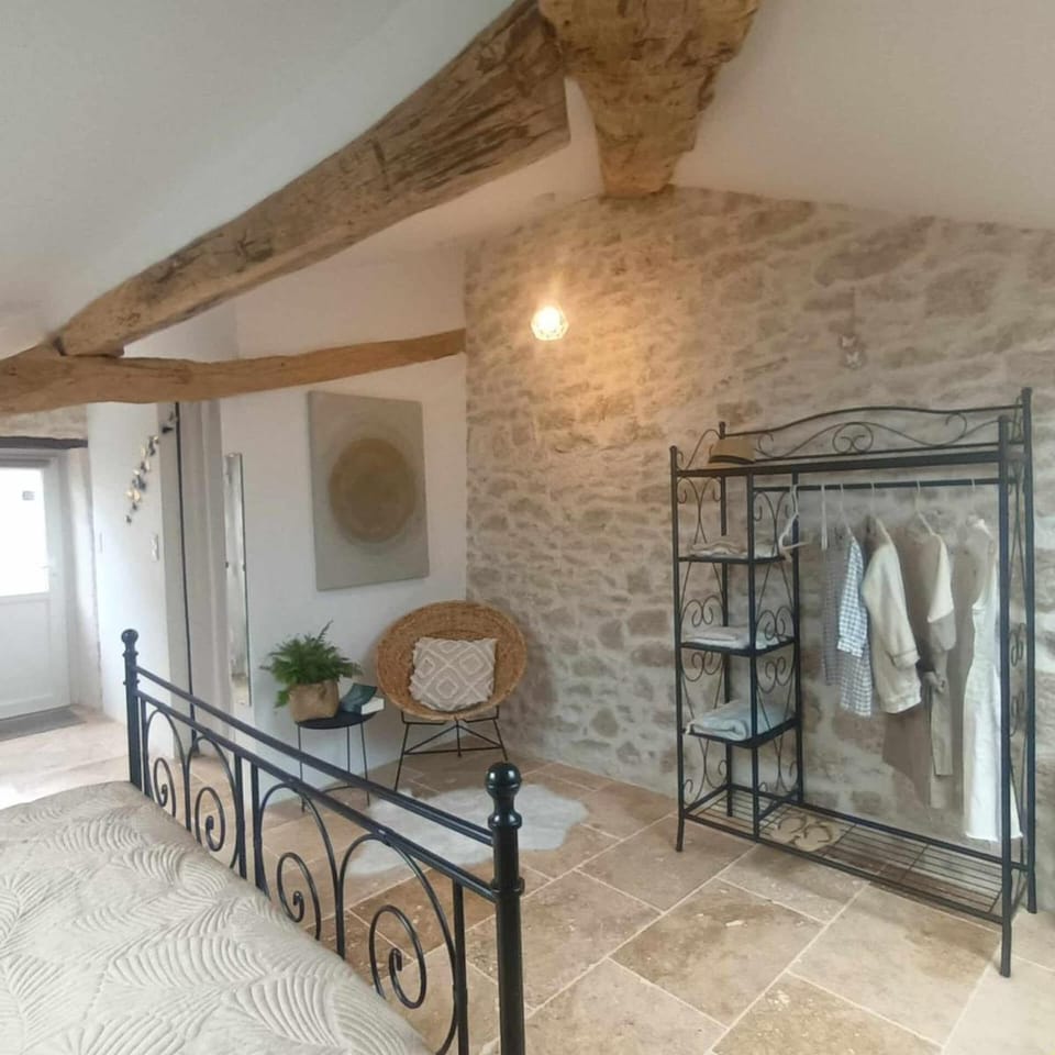 La Lumière Dorée House in Occitanie