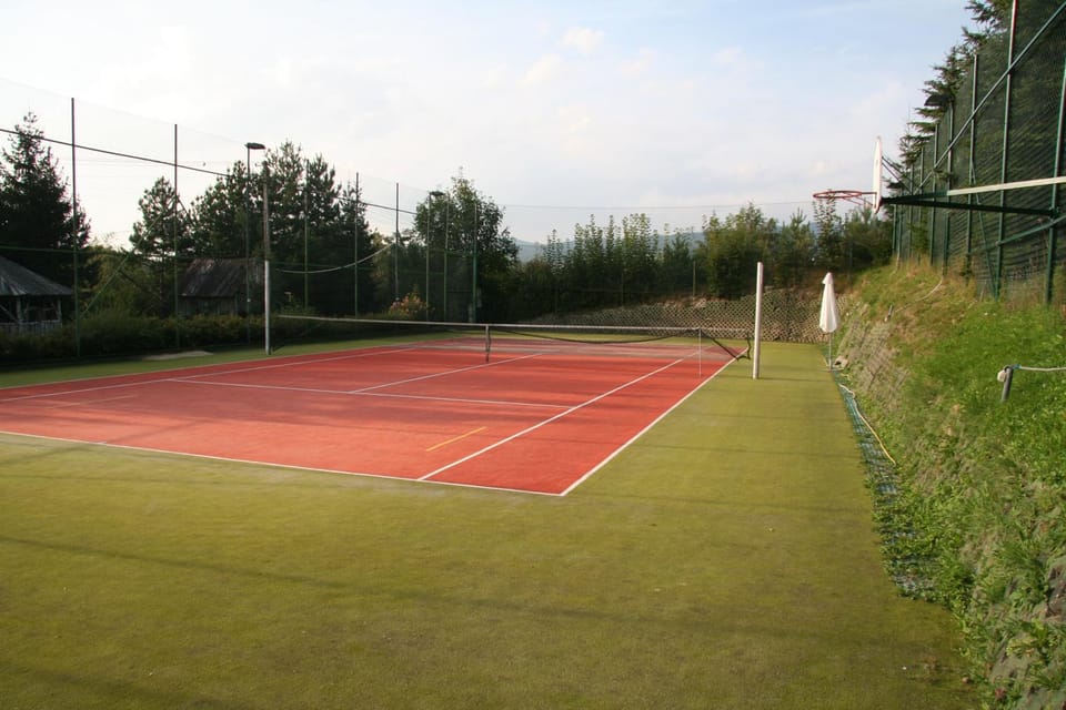 Tennis court