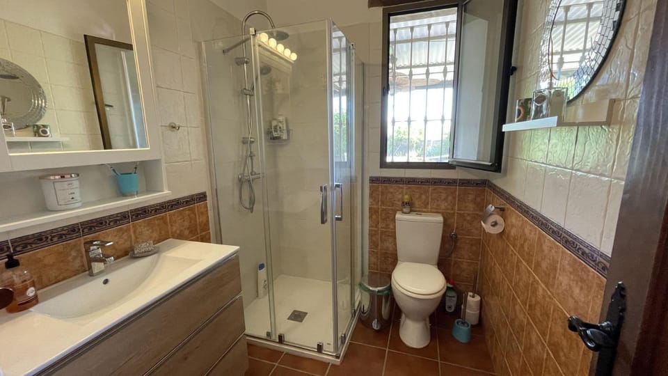 Shower, Toilet, Bathroom