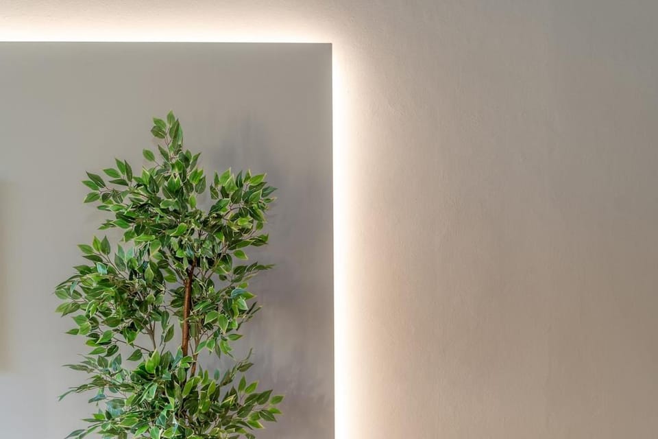 Bright apartment with private garage Apartment in Cernobbio