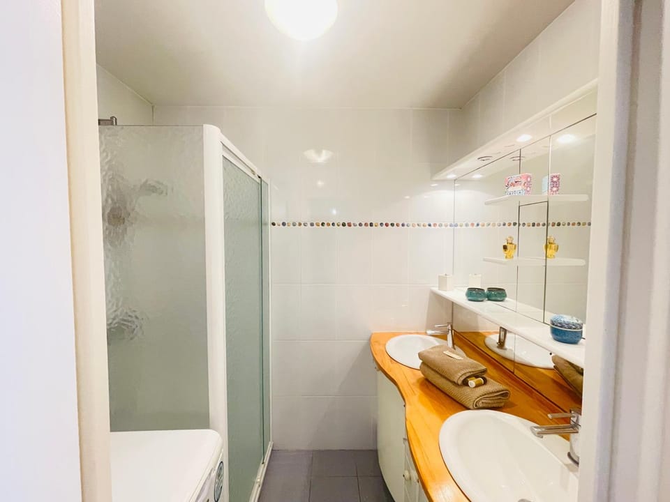 Beau 2 pièces Santa Lucia St Raphaël - Piscine Apartment in Saint-Raphael