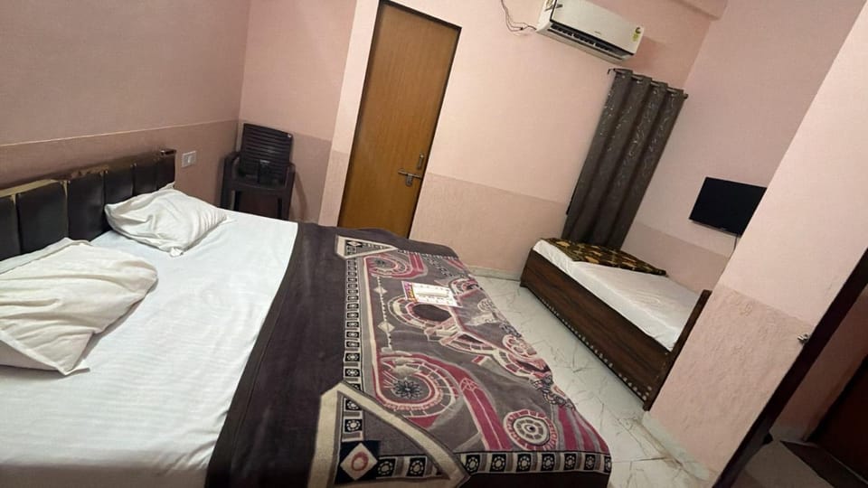 Amrit Guest House Bed and Breakfast in Uttar Pradesh