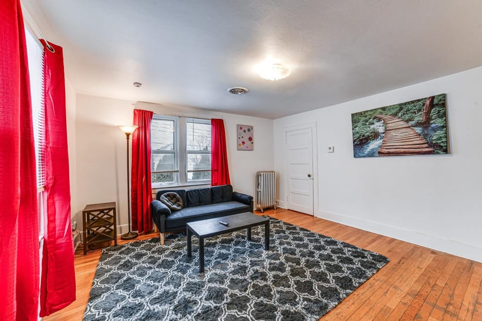 Work & Study: Binghamton Apt 2 Mi to Downtown Apartment in Binghamton