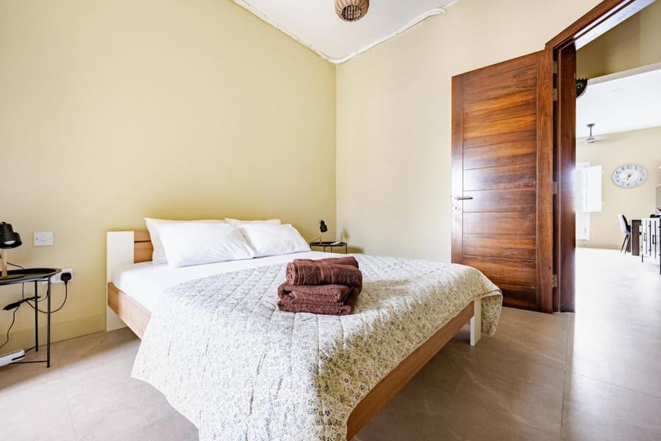 Valletta is 5 minute Ferry ride away - Sunny Sliema Apartment Apartment in Sliema
