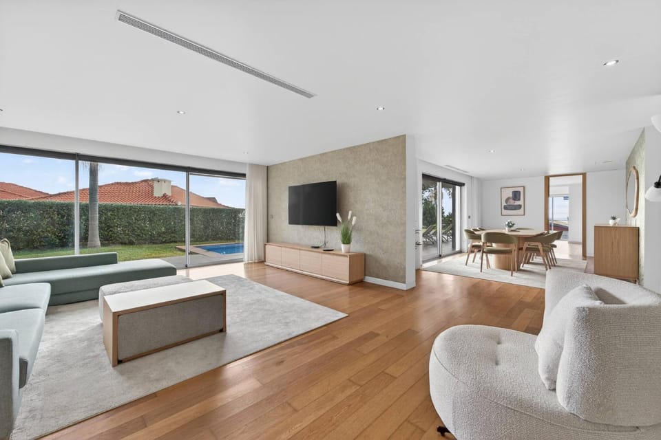 Communal lounge/ TV room, Living room