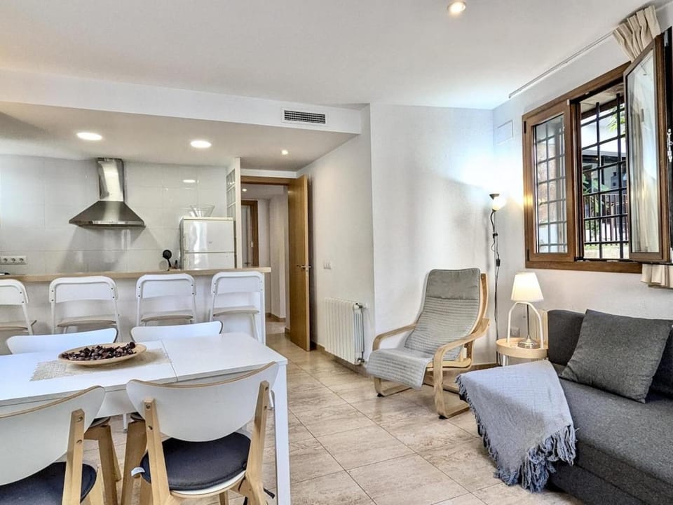 Kitchen or kitchenette, Living room, Dining area