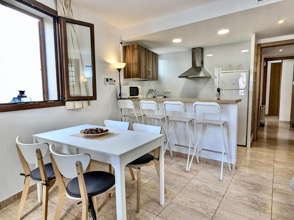 Kitchen or kitchenette, Living room, Dining area