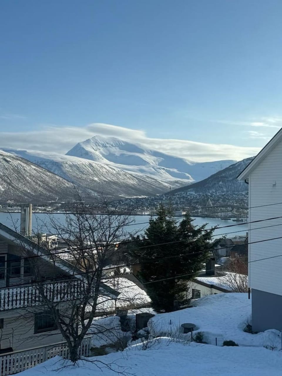 Arctic Nine - Room nr 3 - Central room on the island House in Tromso