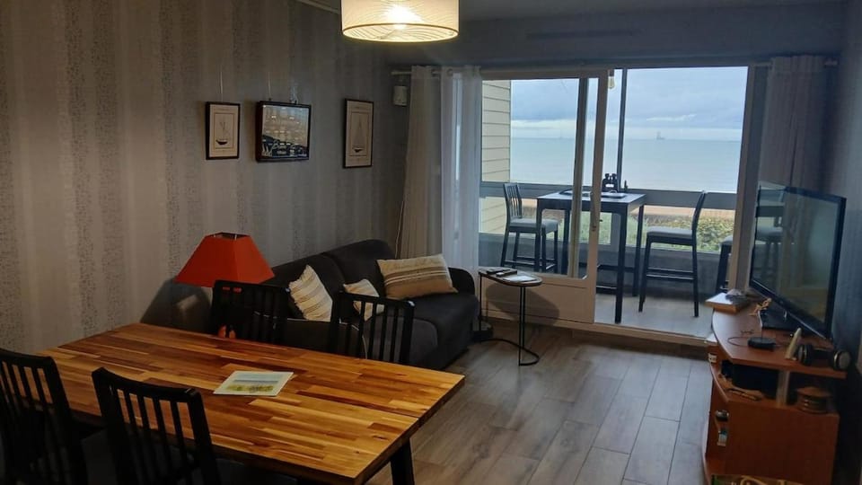 Living room, Dining area, Sea view