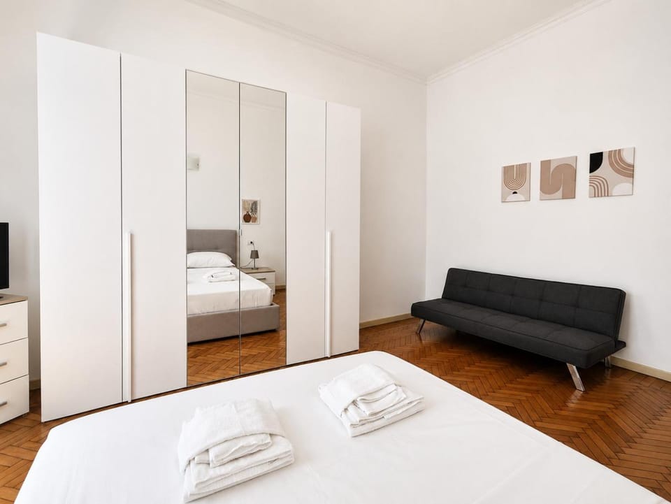 TV and multimedia, Bedroom, locker, towels, towels, wardrobe