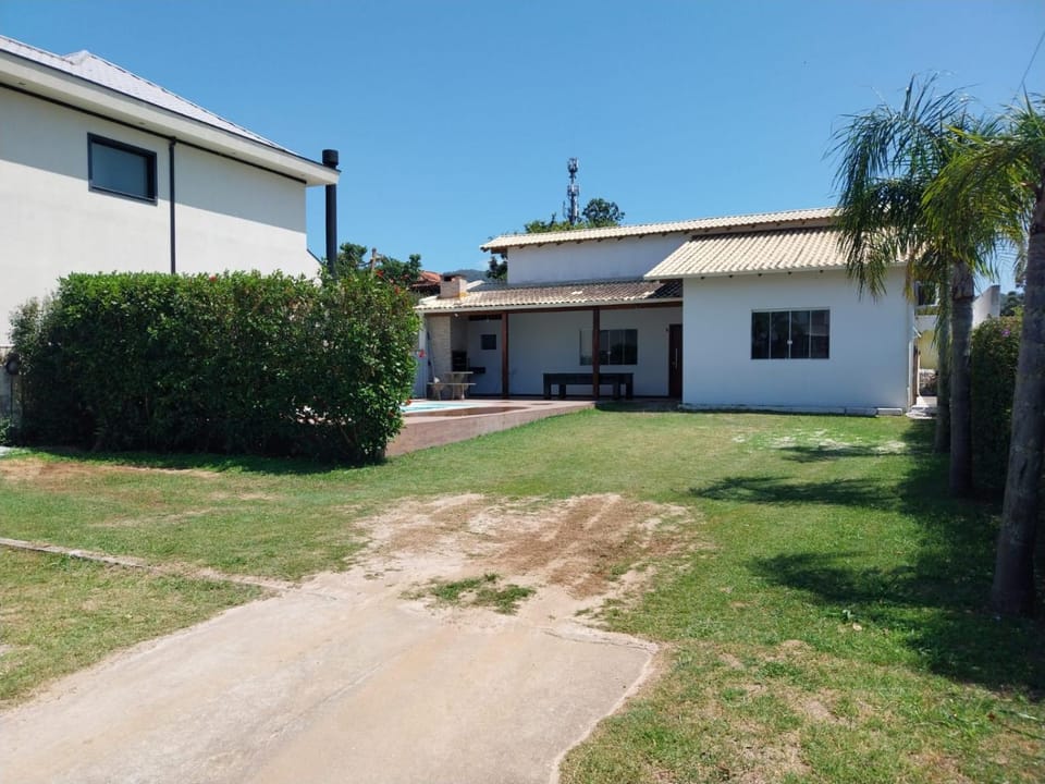 Casa de 2 quartos, com piscina, Rio Vermelho House in Florianopolis