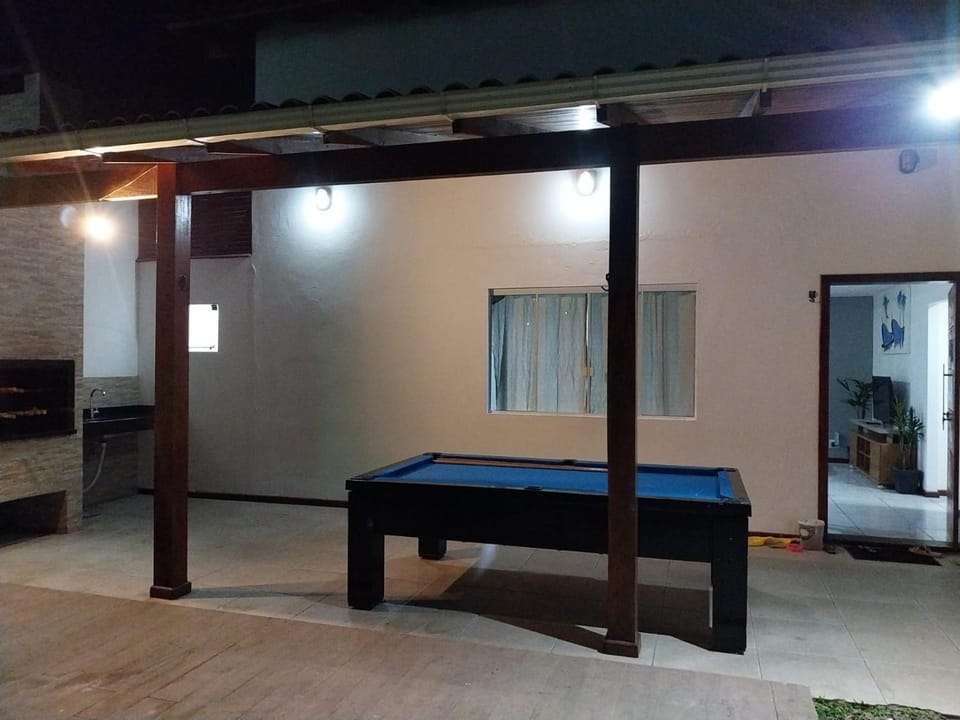 Casa de 2 quartos, com piscina, Rio Vermelho House in Florianopolis