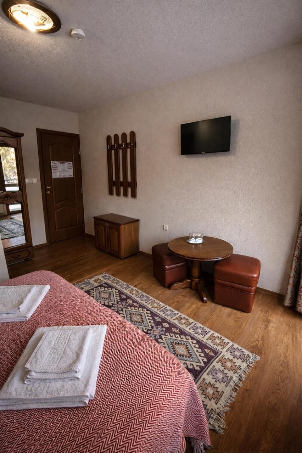 TV and multimedia, Photo of the whole room