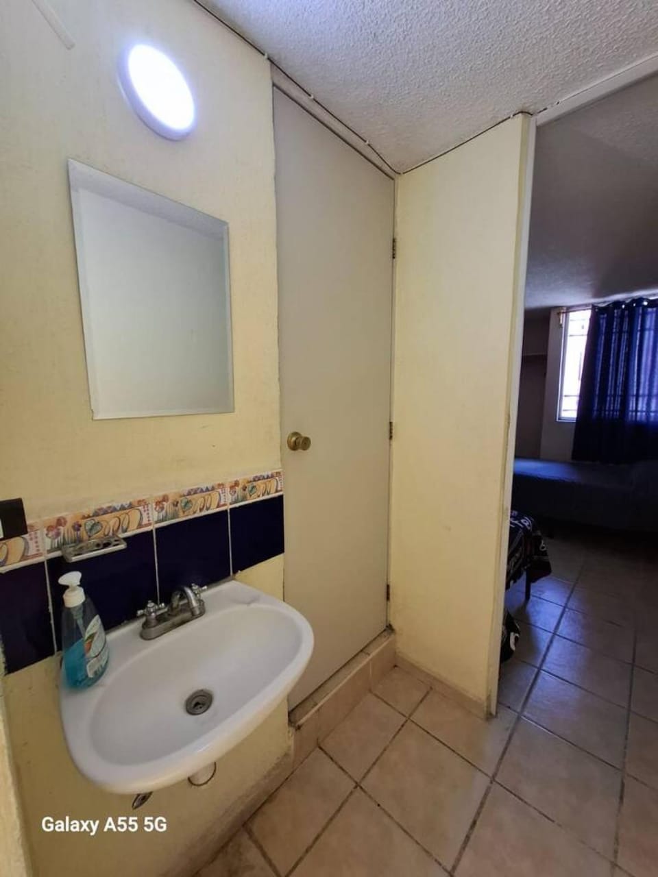 8 beds, 2 baths, across from Mercado Libre House in State of Mexico