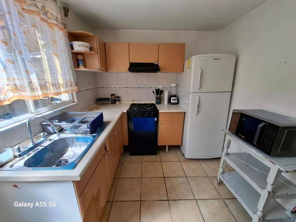 8 beds, 2 baths, across from Mercado Libre House in State of Mexico