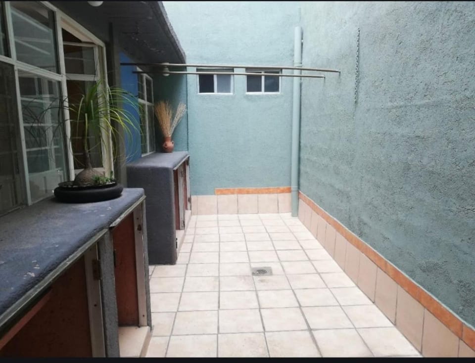 Grande 3 recs, 2 estc, 2 wc, ideal equipos trabajo House in State of Mexico