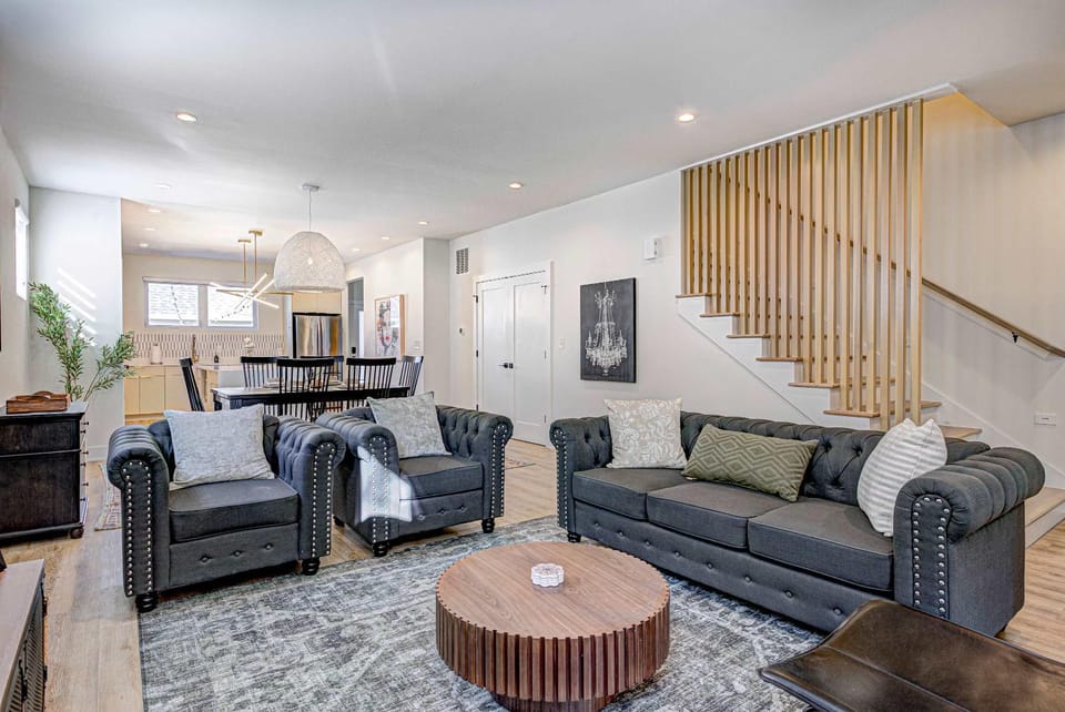 Stylish Getaway with Hot Tub-Near Downtown Indy-Family Friendly House in Indianapolis