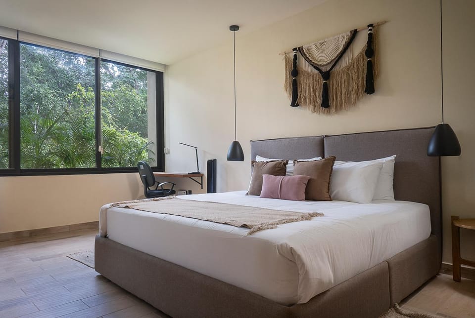 Bed, Photo of the whole room, Bedroom