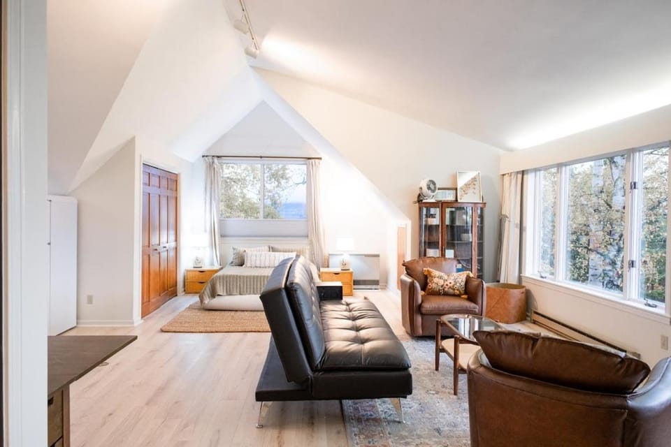 Living room, Bedroom