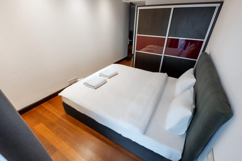 Triumphal Arch Flat & Parking Apartment in Bucharest