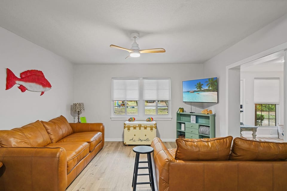 Coastal Home Family Friendly 2 Miles to Beach House in Fort Walton Beach
