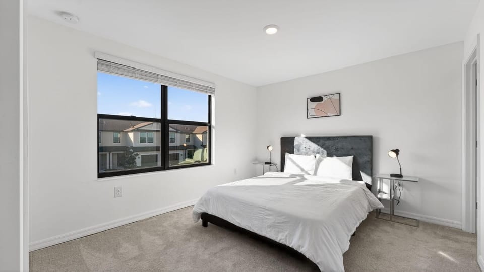 Sunny Escape Fresh, Modern Townhome Near Beaches Apartment in North Port