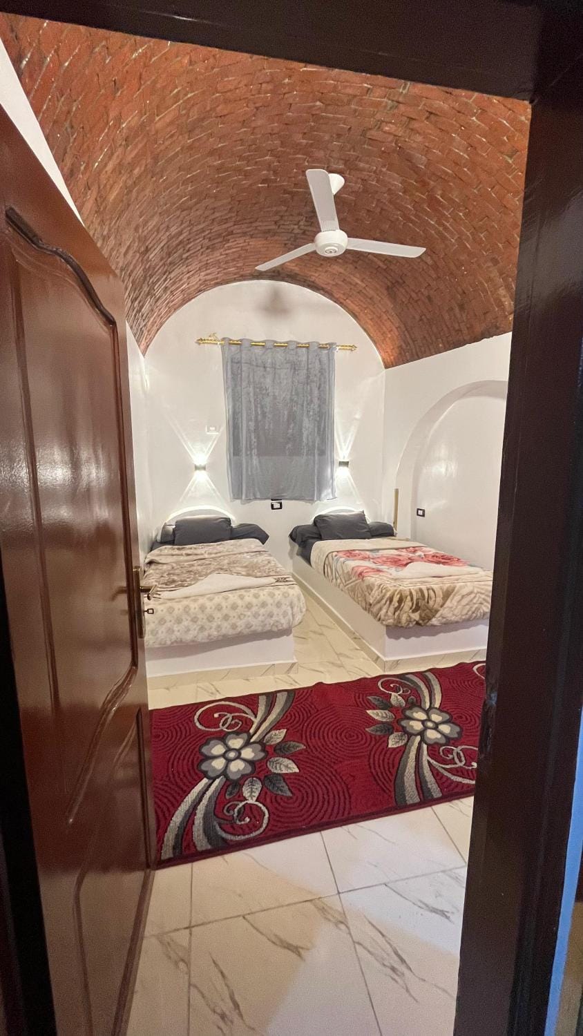 Bed, Living room, Photo of the whole room, Bedroom, wardrobe