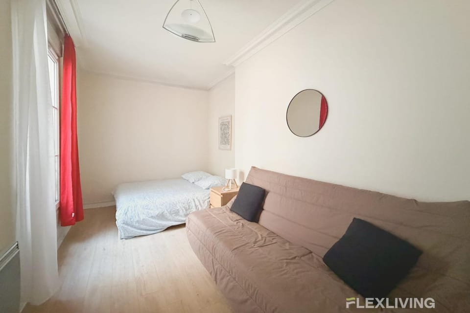 Room 3-Bedroom Apartment in the Heart of Paris Cultural House in Paris