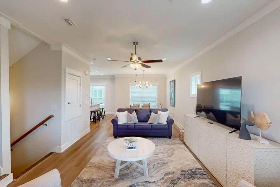 Pet Friendly Beach House Beach Nearby sleeps 10 House in Orange Beach