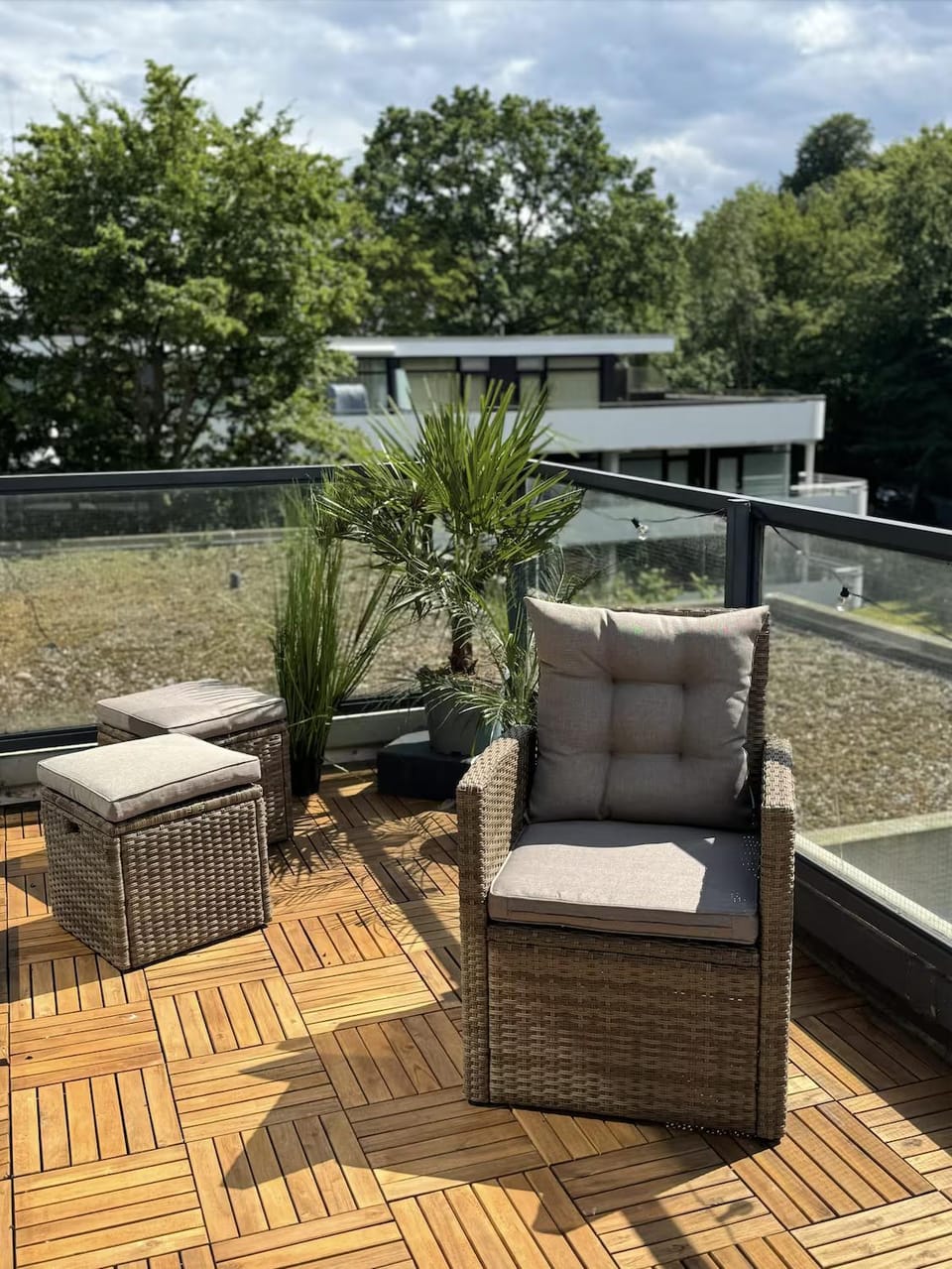 Patio, View (from property/room), Balcony/Terrace, Seating area, Garden view