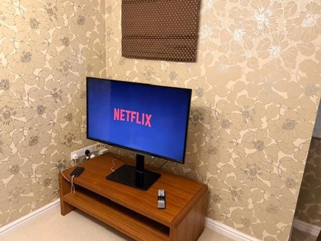 LOUGHBOROUG 2 Bedrooms homely Apartment sleeps 4 comfortably with two double beds Free parking on private drive for one car or van plus more free street parking as well For business travellers contractors and holiday goers Near all major transport links Apartment in Loughborough