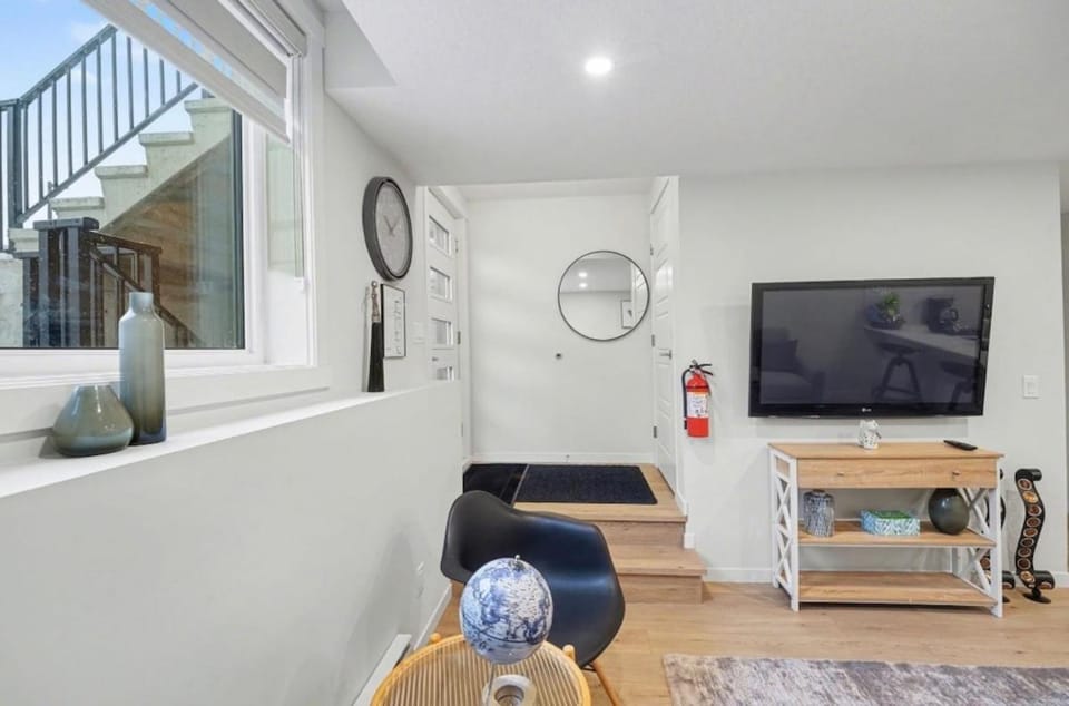 Luxury brand new 1 Bedroom Townhome Apartment in Calgary