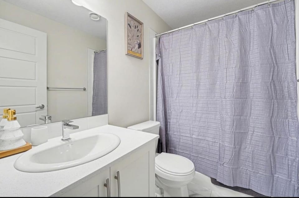 Luxury brand new 1 Bedroom Townhome Apartment in Calgary