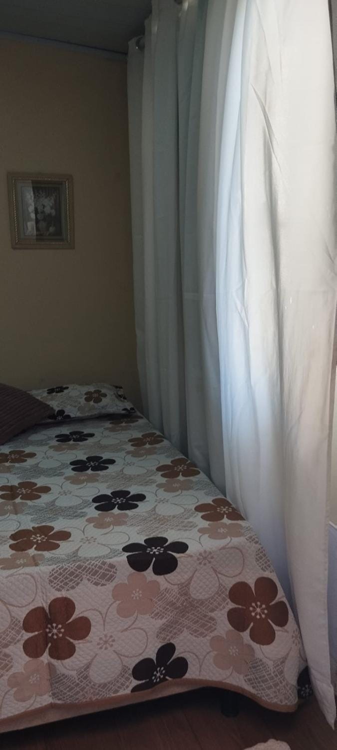 Quarto slim Vacation rental in São Pedro da Aldeia