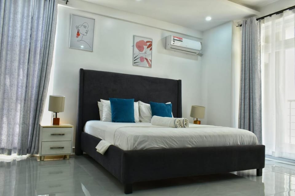 Bed, Photo of the whole room, Bedroom, air conditioner