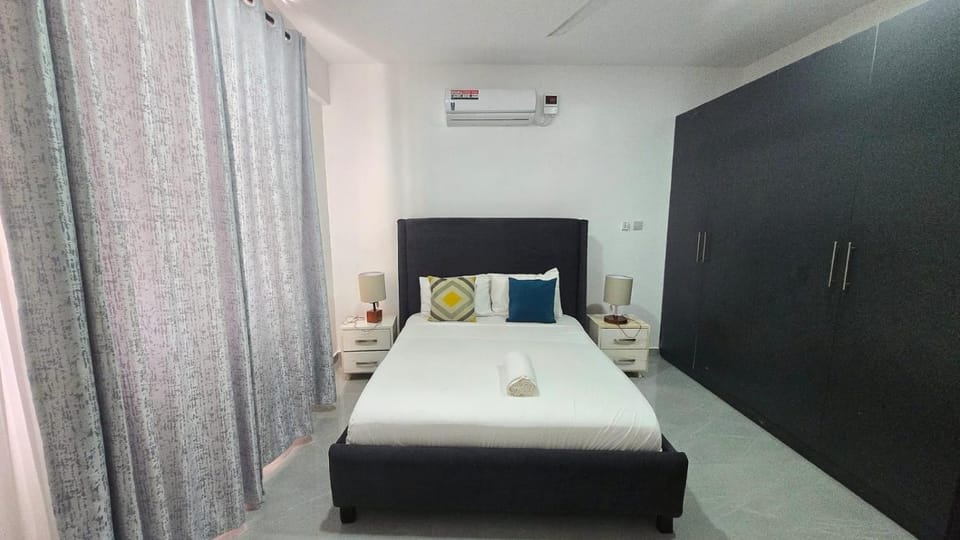 Bed, Photo of the whole room, Bedroom, towels, air conditioner