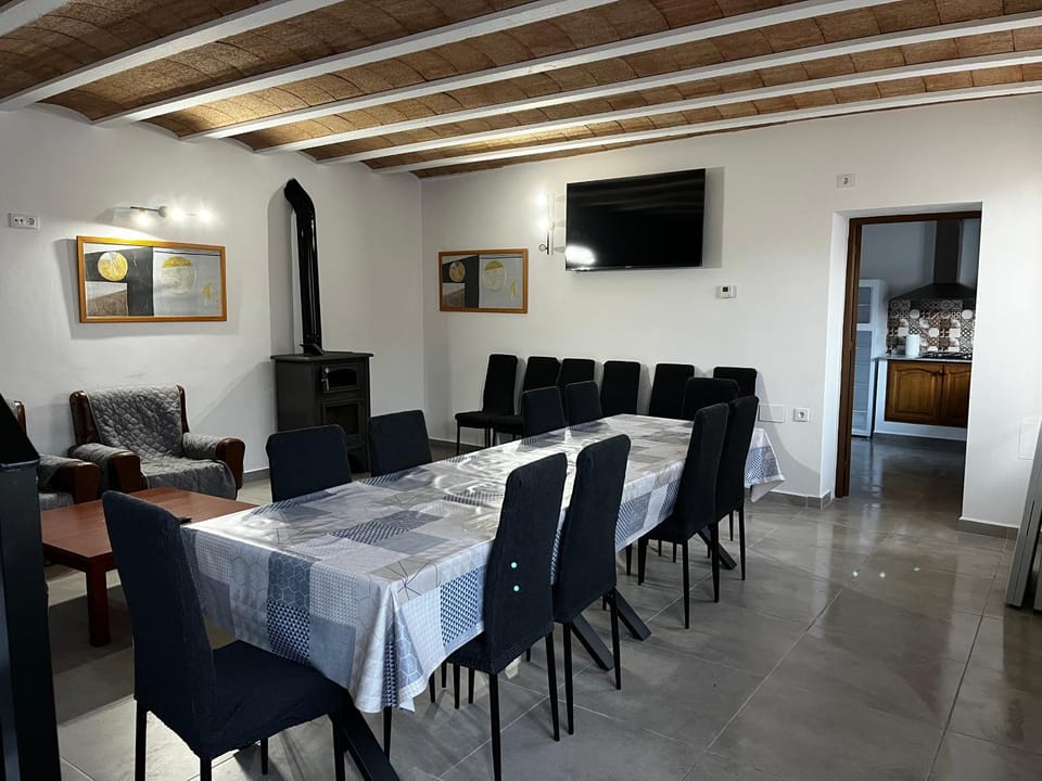 Communal lounge/ TV room, Dining area