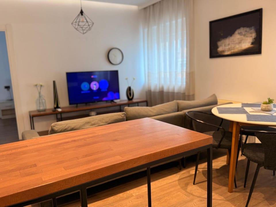 Communal lounge/ TV room, TV and multimedia