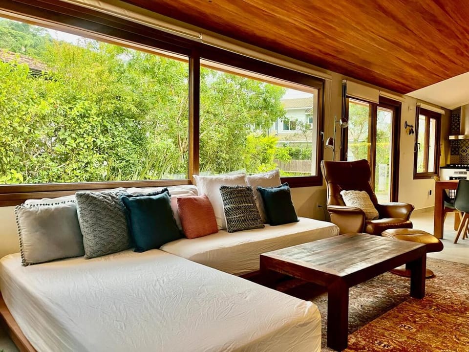 House - Gated Community - 3 en-suites - Pool - Air Conditioning House in Florianopolis