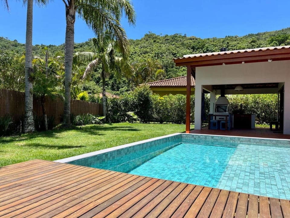 House - Gated Community - 3 en-suites - Pool - Air Conditioning House in Florianopolis