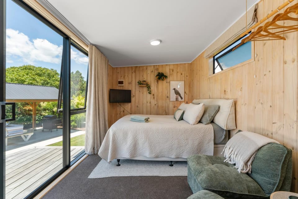 Bed, TV and multimedia