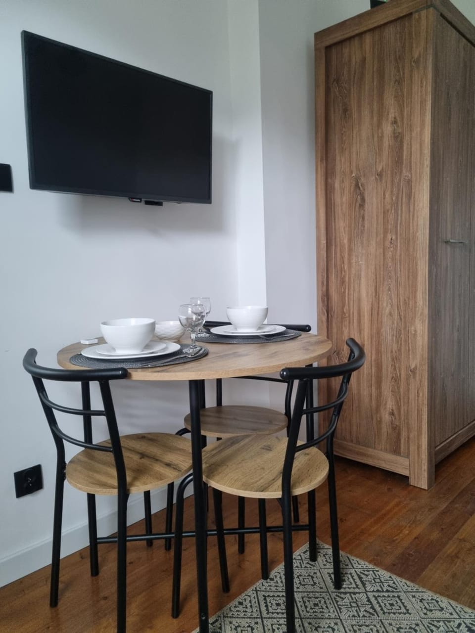 TV and multimedia, Dining area