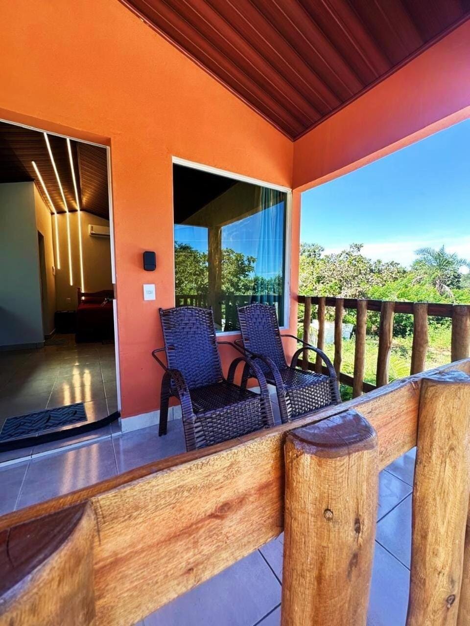 Chalé Sabiá-laranjeira House in State of Goiás