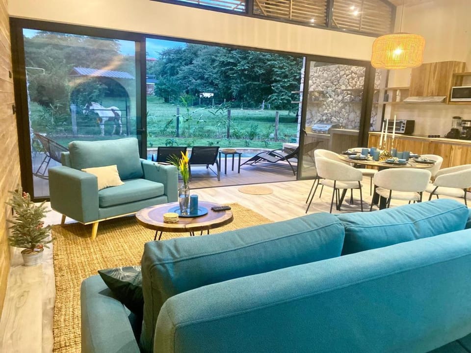Villa Kaliah Luz w pool, Horses & beach nearby House in Guanacaste Province