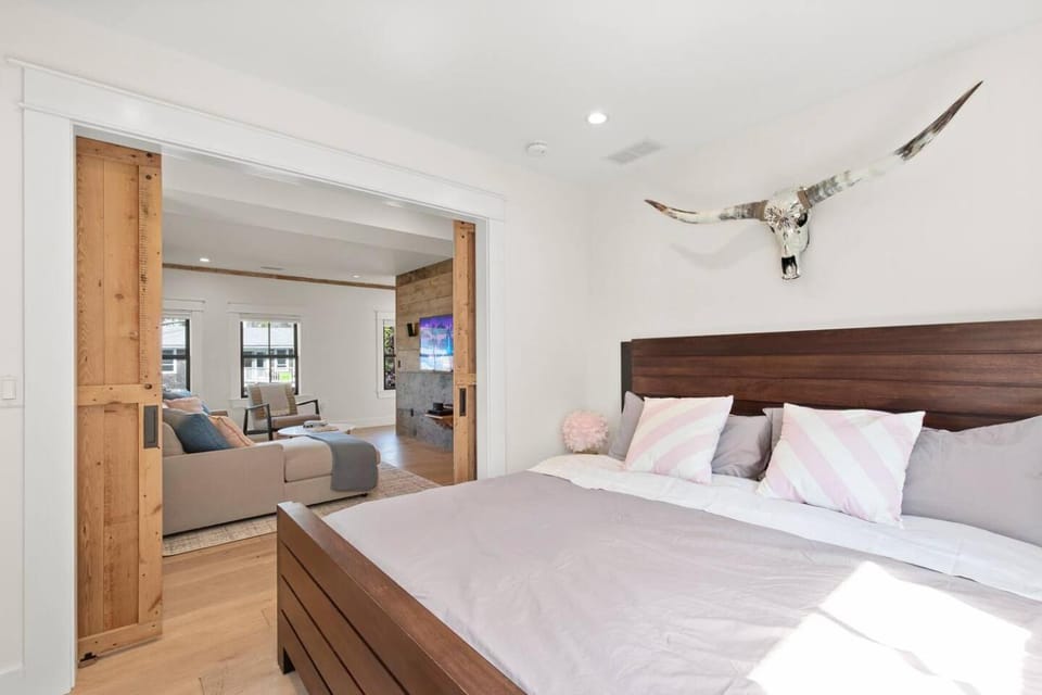 Luxury Condo | Steps to Ferry | Parking + Roofdeck Apartment in Provincetown