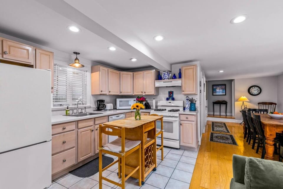 Central Ptown 2 BR | 2-Car Parking + Private Patio Apartment in Provincetown