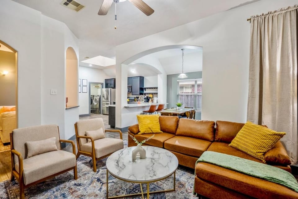 Cypress Gem, Cozy, Central & Pet-Friendly Retreat House in Cypress