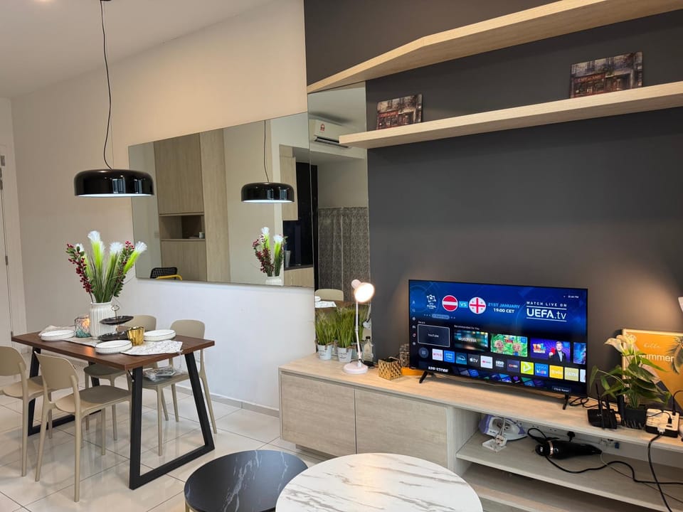 TV and multimedia, Dining area