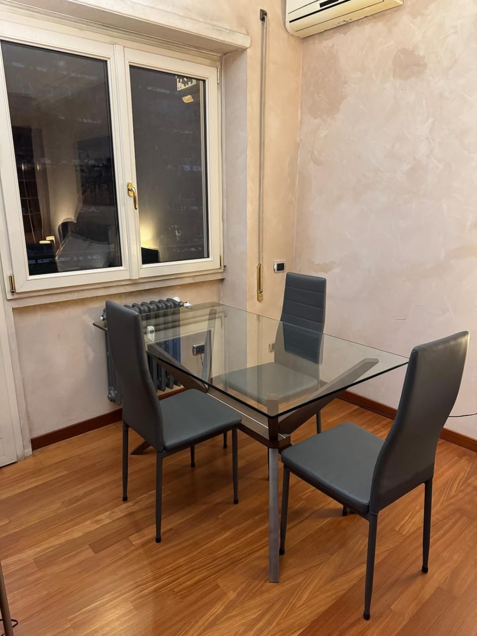Seating area, Bedroom